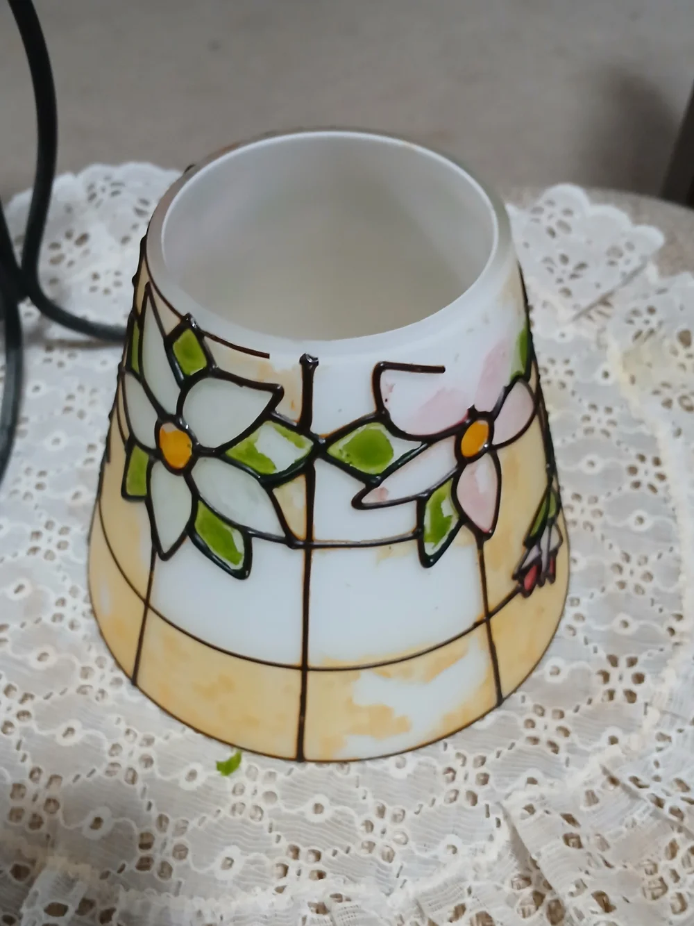 Source Unknown Cream & Pink Floral Stained Glass Lantern Lamp